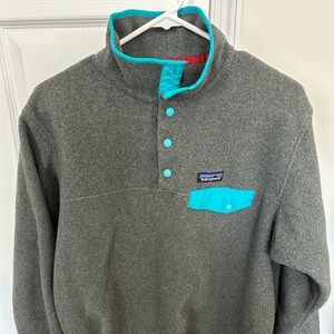 Women’s Patagonia Fleece Pullover size Large! 🩵🩵🩵🩵🩵